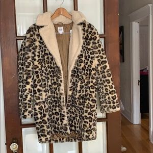 Sherpa soft leopard trendy coat - Gap size Medium